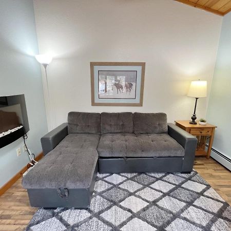 וודלנד פארק Cabin A Suite Bed And Breakfast מראה חיצוני תמונה